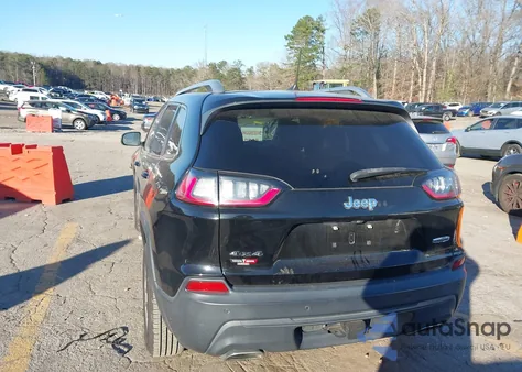 2019 Jeep Cherokee Latitude Plus 4X4 from USA, damaged, VIN 1C4PJMLX8KD287563